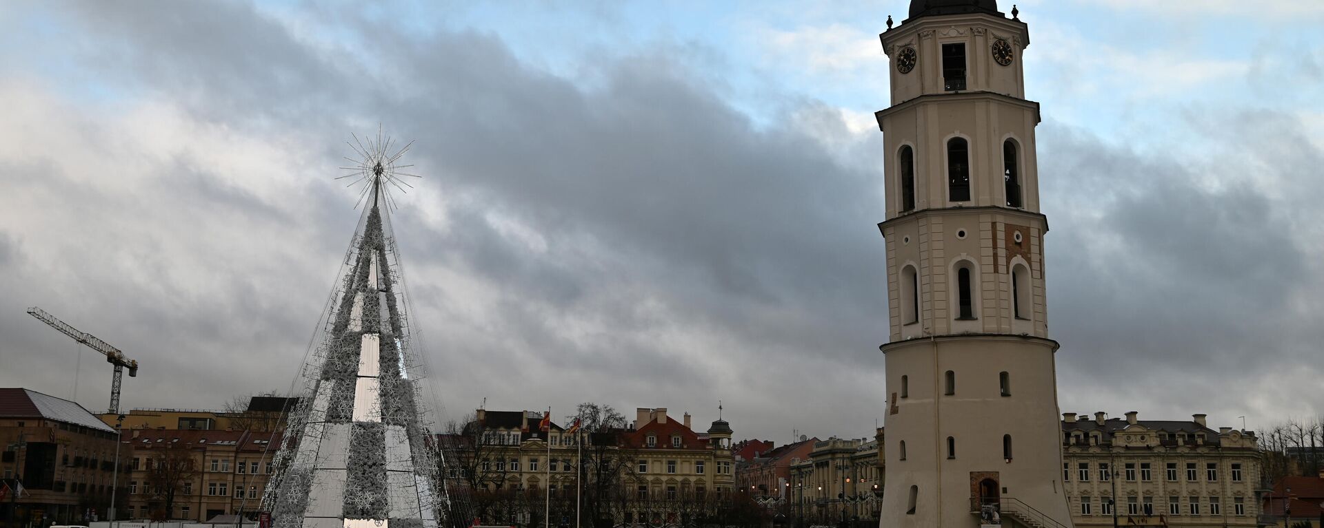 Рождественская елка на Кафедральной площади в Вильнюсе - Sputnik Литва, 1920, 12.02.2022