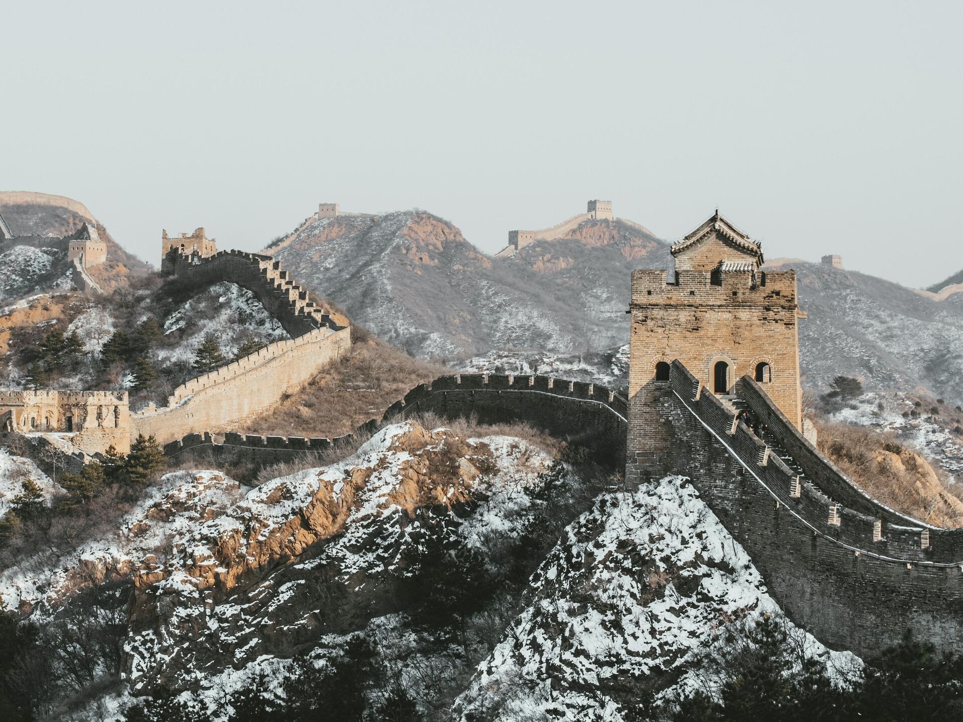 Постройка стены от кочевников в древнем китае. Великая китайская стена Хэбэй. Китайская стена.