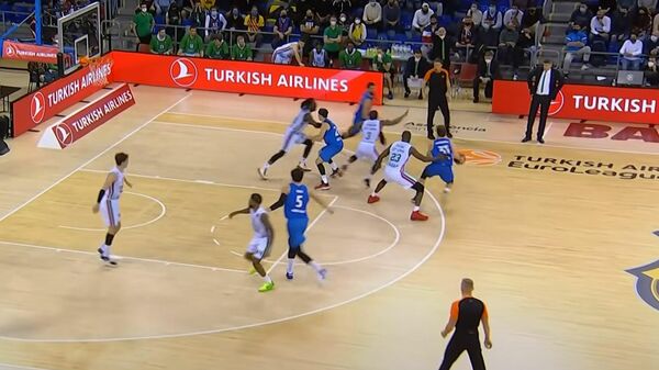 Баскетбольный матч испанской Барселоны против российского УНИКС - Sputnik Литва
