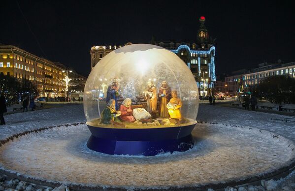 Kalėdinė prakartėlė prie Kazanės katedros, Sankt Peterburge. - Sputnik Lietuva