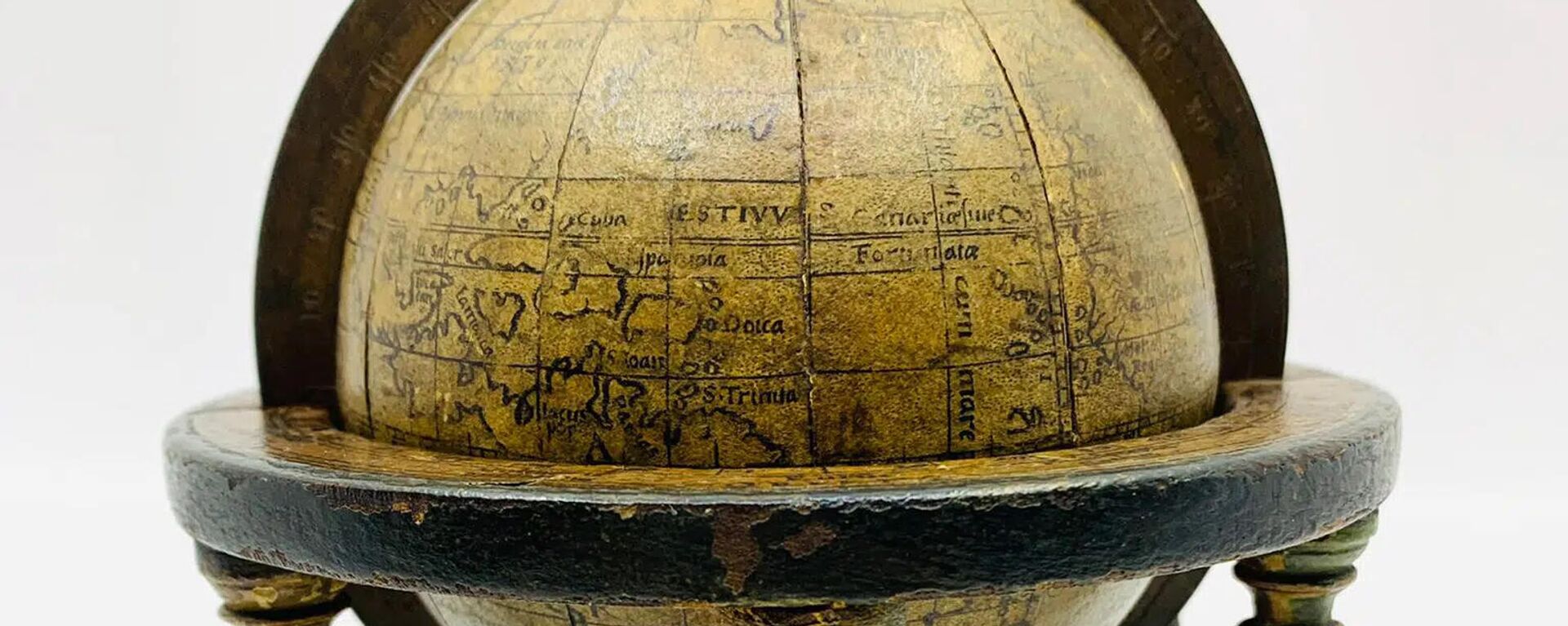 Глобус XVI века, проданный на аукционе Hansons Auctioneers в Британии - Sputnik Lietuva, 1920, 01.01.2022