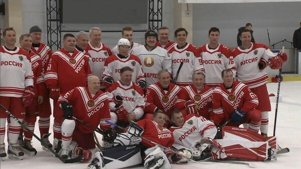 Путин и Лукашенко сыграли в хоккей - Sputnik Lietuva