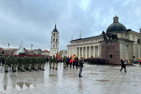 В этом году Вильнюс отметил 103-ю годовщину поднятия флага.  - Sputnik Литва