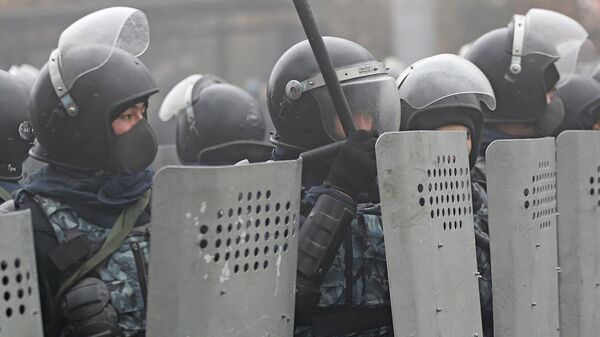 Kazachstano saugumo pajėgos per protestus Almatoje, 2022 m. sausio 5 d. - Sputnik Lietuva