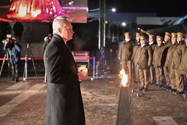 На фото: президент Литвы Гитанас Науседа на акции памяти возле телевизионной башни в Вильнюсе. - Sputnik Литва