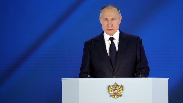 Президент РФ Владимир Путин выступает с ежегодным посланием Федеральному собранию, архивное фото - Sputnik Литва