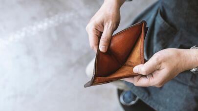 Пустой кошелек, архивное фото