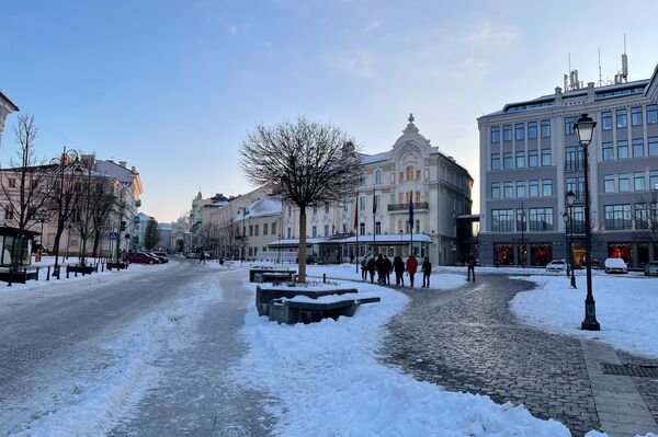 На фото: заснеженная улица в Вильнюсе. - Sputnik Литва