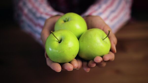 Зеленые яблоки, архивное фото - Sputnik Lietuva