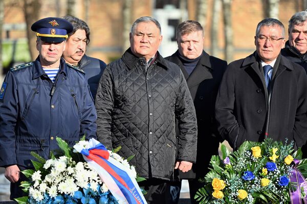 Kasmet šią dieną prie paminklo Vilniuje renkasi Afganistano kariai su šeimomis. - Sputnik Lietuva