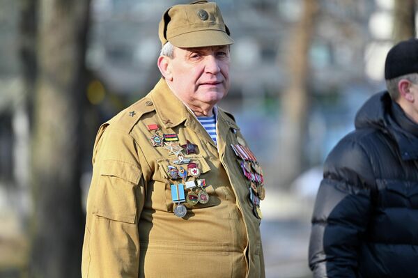 Председатель организации ветеранов воинов-афганцев на акции памяти в Вильнюсе. - Sputnik Литва