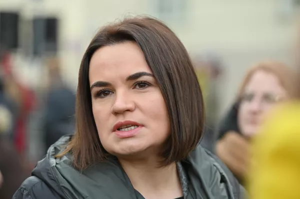 Buvusi kandidatė į Baltarusijos prezidentus Svetlana Tichanovskaja buvo pakviesta į oficialią Baltijos šalių vėliavų iškėlimo ceremoniją. - Sputnik Lietuva