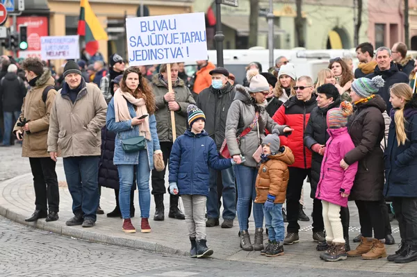 Užrašas plakate: &quot;Buvau Sąjūdyje, tapau Jedinstva&quot;. - Sputnik Lietuva