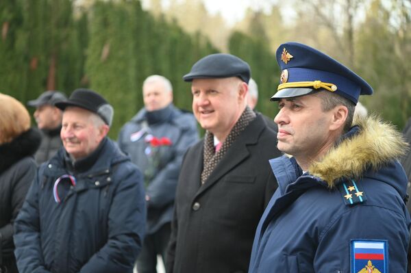Ветераны собираются у мемориала в Вильнюсе ежегодно. - Sputnik Литва