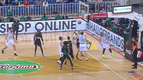 Баскетбольный матч литовского Жальгириса против греческого Панатинаикоса - Sputnik Литва