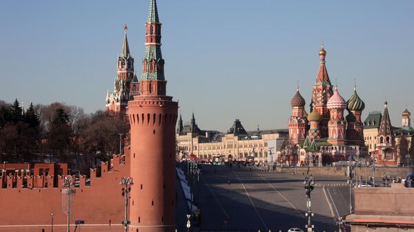 Собор Василия Блаженного и башни Московского Кремля, архивное фото - Sputnik Литва