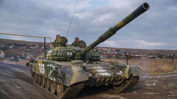 DLR liaudies milicijos kariai tanke T-72 Mariupolio pakraštyje - Sputnik Lietuva