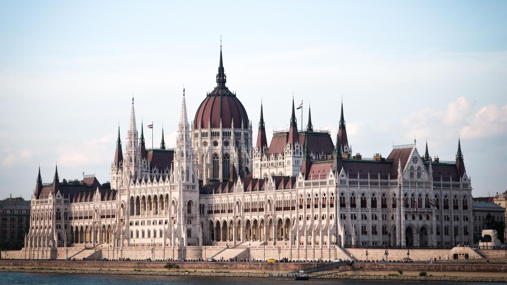 Вид на здание венгерского парламента в Будапеште, архивное фото - Sputnik Литва, 1920, 29.03.2022