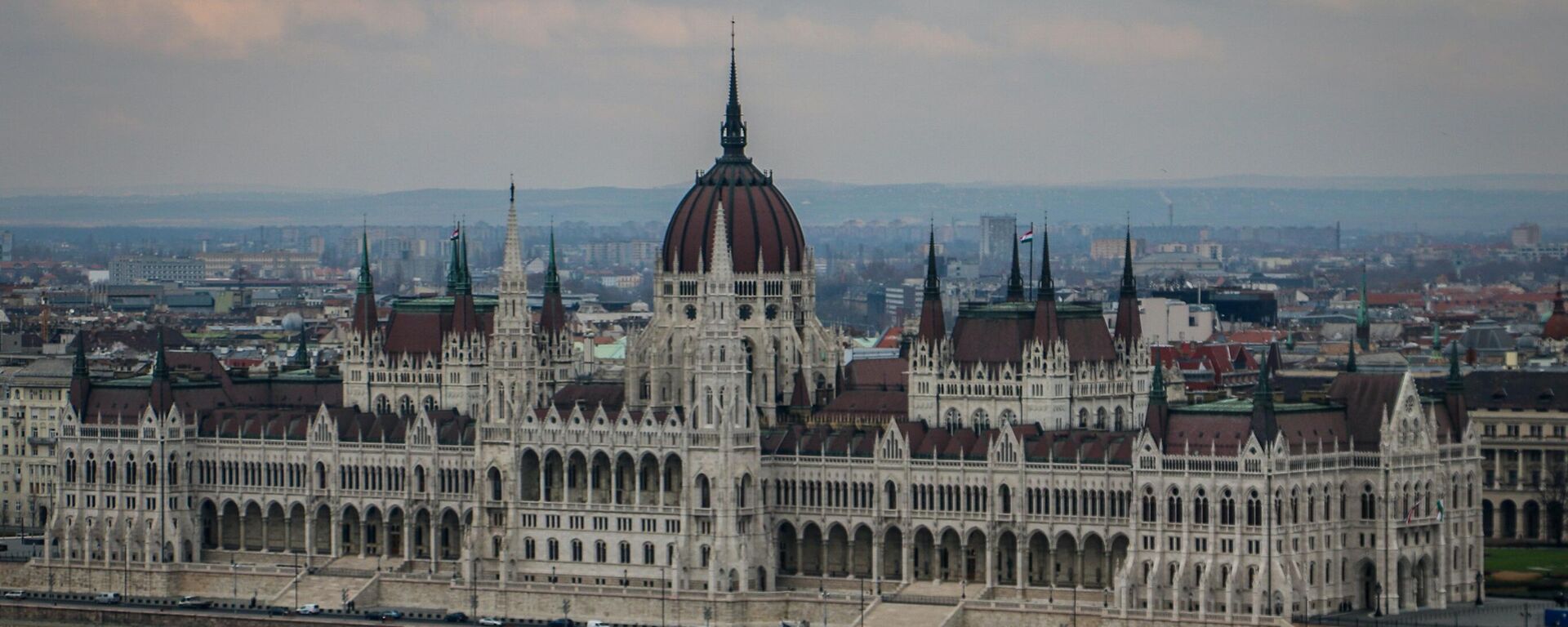 Вид на здание венгерского парламента в Будапеште, архивное фото - Sputnik Литва, 1920, 01.05.2022
