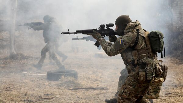 Ukrainos ginkluotųjų pajėgų teritorinės gynybos brigados kariai - Sputnik Lietuva