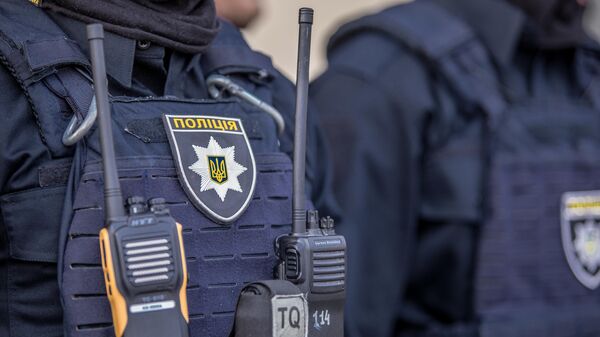 Шеврон на форме украинского полицейского, архивное фото - Sputnik Литва