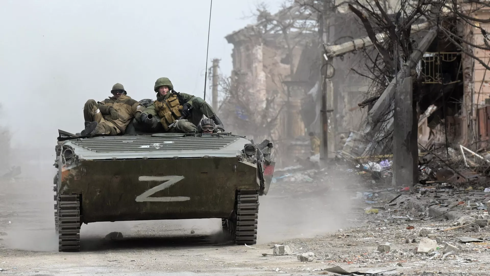 Боевая машина пехоты БМП-1 армии ДНР в Мариуполе, архивное фото