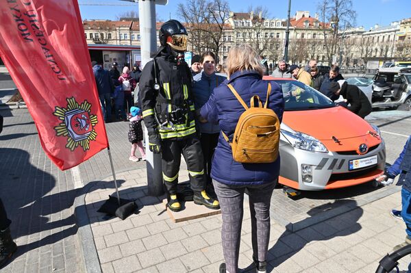 День безопасности дорожного движения в Литве отмечается с 2006 года. - Sputnik Литва