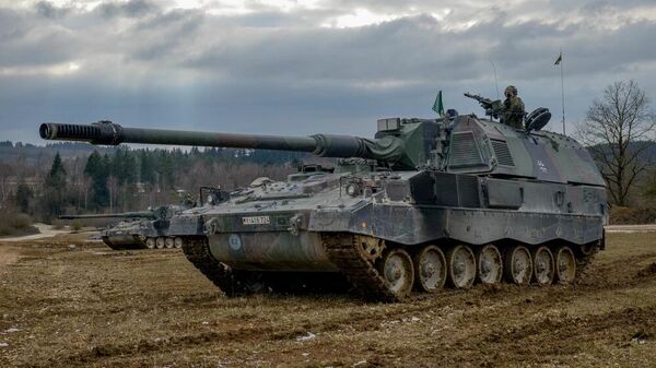 Немецкая самоходная артиллерийская установка PzH 2000, архивное фото - Sputnik Литва