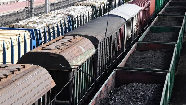 Товарный поезд с углем, архивное фото - Sputnik Литва