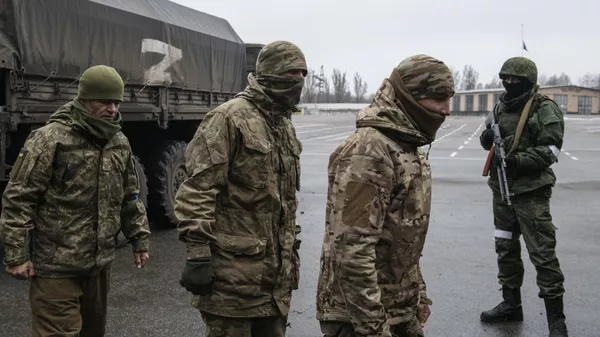 Savanoriškai pasidavę Ukrainos kariuomenės kariai - Sputnik Lietuva