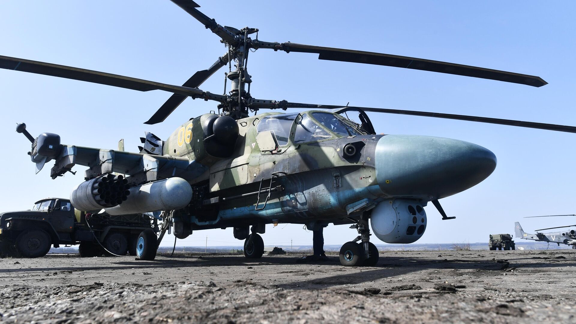 Ударный вертолет Ка-52 ВКС России в зоне проведения специальной военной операции на Украине - Sputnik Литва, 1920, 22.04.2022