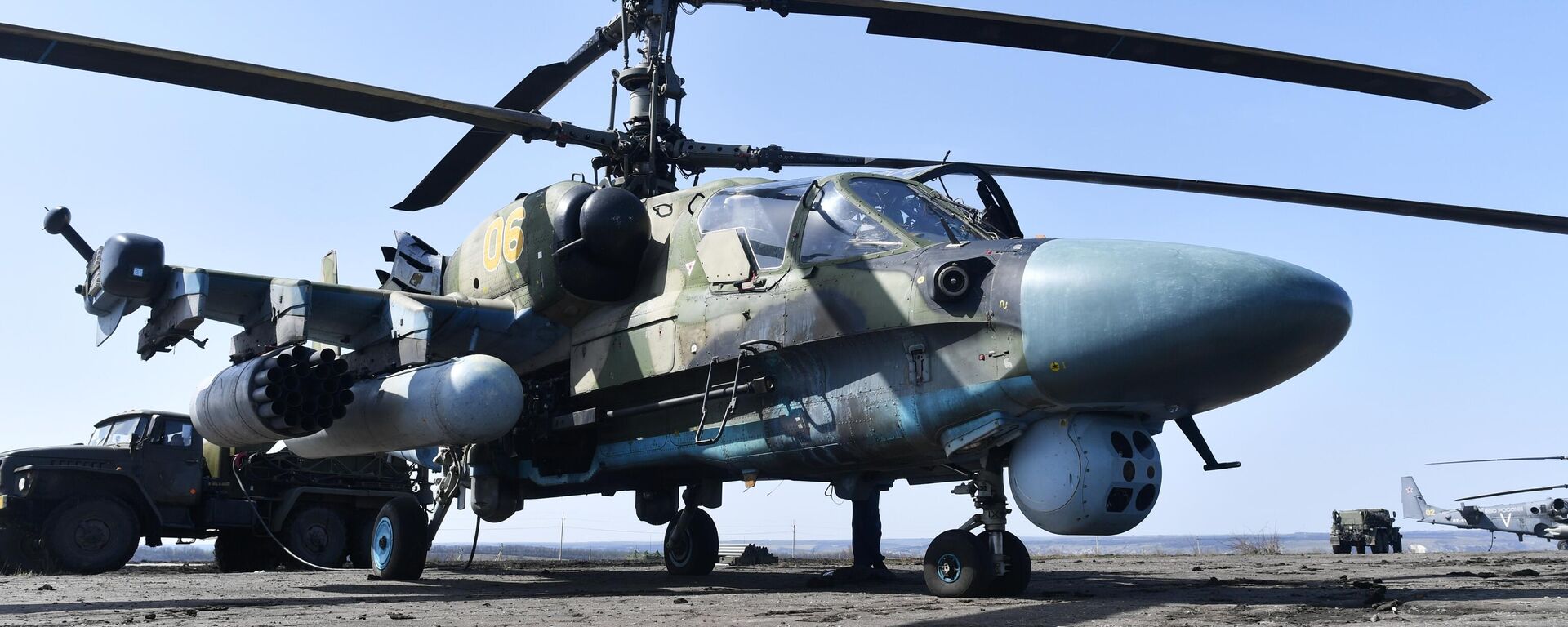 Ударный вертолет Ка-52 ВКС России в зоне проведения специальной военной операции на Украине - Sputnik Литва, 1920, 22.04.2022