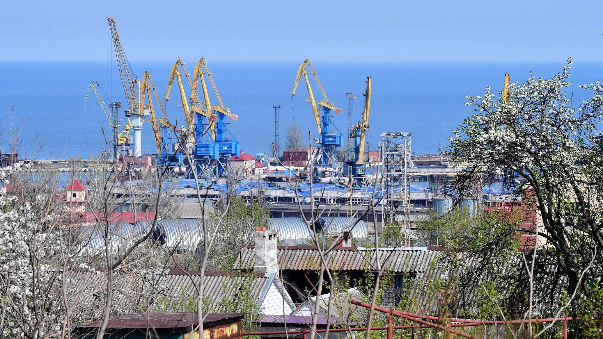 Морской выход. Порт Мариуполь. Мариупольский морской торговый порт. Морские Порты Херсонская и Запорожская области. Заминированные Порты Украины.