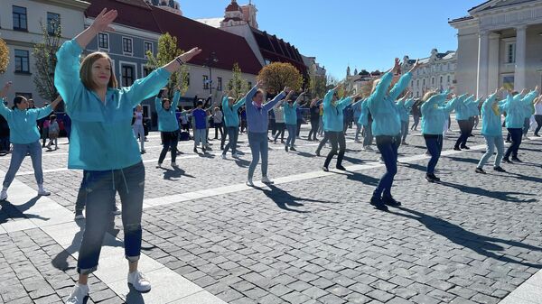 Флешмоб в честь международного дня танца в Вильнюсе - Sputnik Lietuva