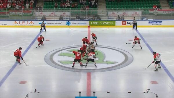 Сборная Литвы по хоккею играет против сборной Венгрии - Sputnik Литва
