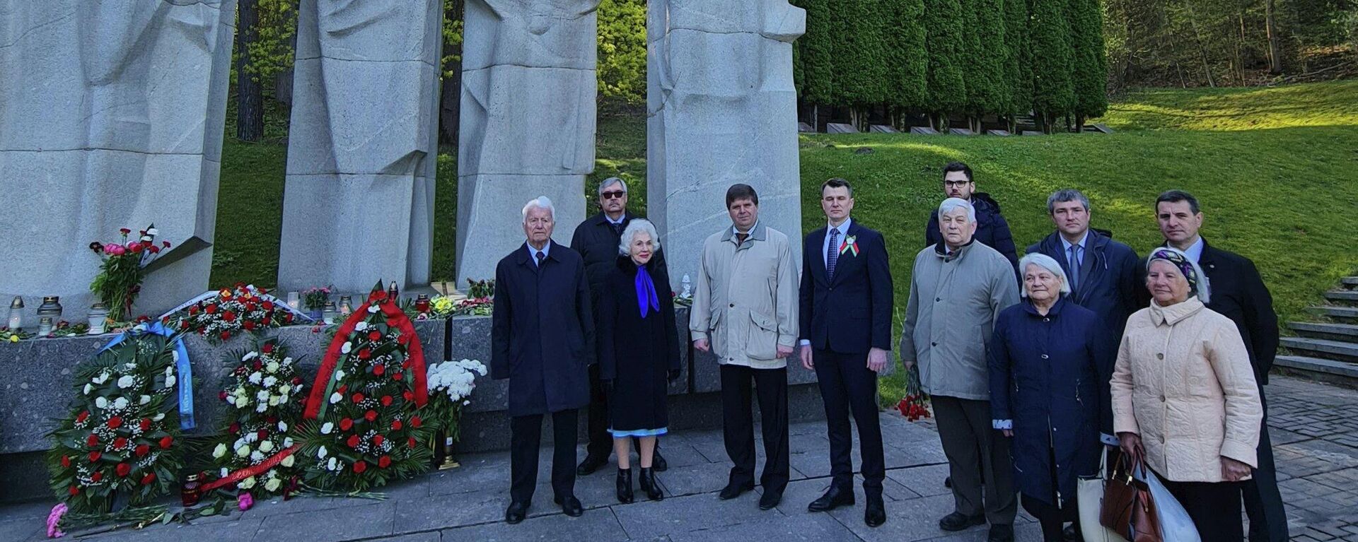 Lietuvoje pagerbtas Antrojo pasaulinio karo metais žuvusių sovietų karių atminimas - Sputnik Lietuva, 1920, 09.05.2022