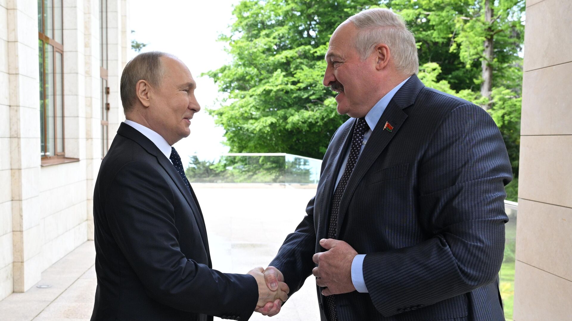 Президент РФ Владимир Путин и президент Белоруссии Александр Лукашенко - Sputnik Литва, 1920, 23.05.2022