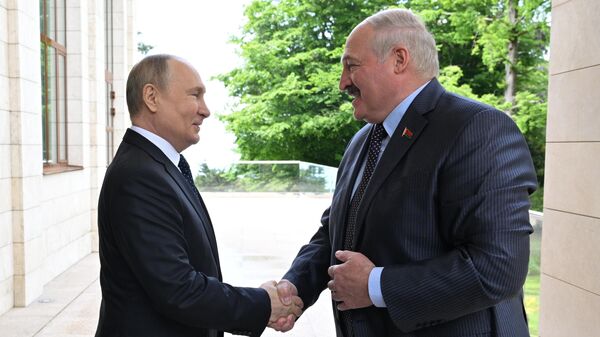 Президент РФ Владимир Путин и президент Белоруссии Александр Лукашенко - Sputnik Литва