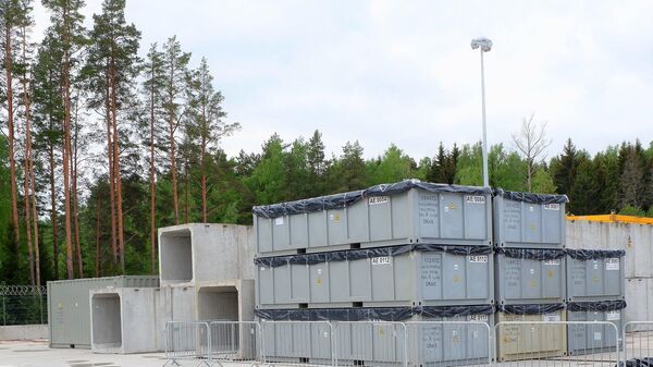 Контейнеры с низкоактивными радиоактивными отходами в буферной зоне могильника Игналинской АЭС - Sputnik Литва