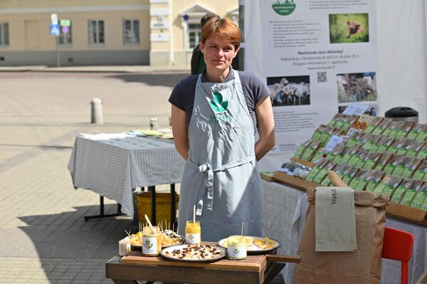 На фото: участница фестиваля &quot;зеленых идей&quot; в Вильнюсе. - Sputnik Литва
