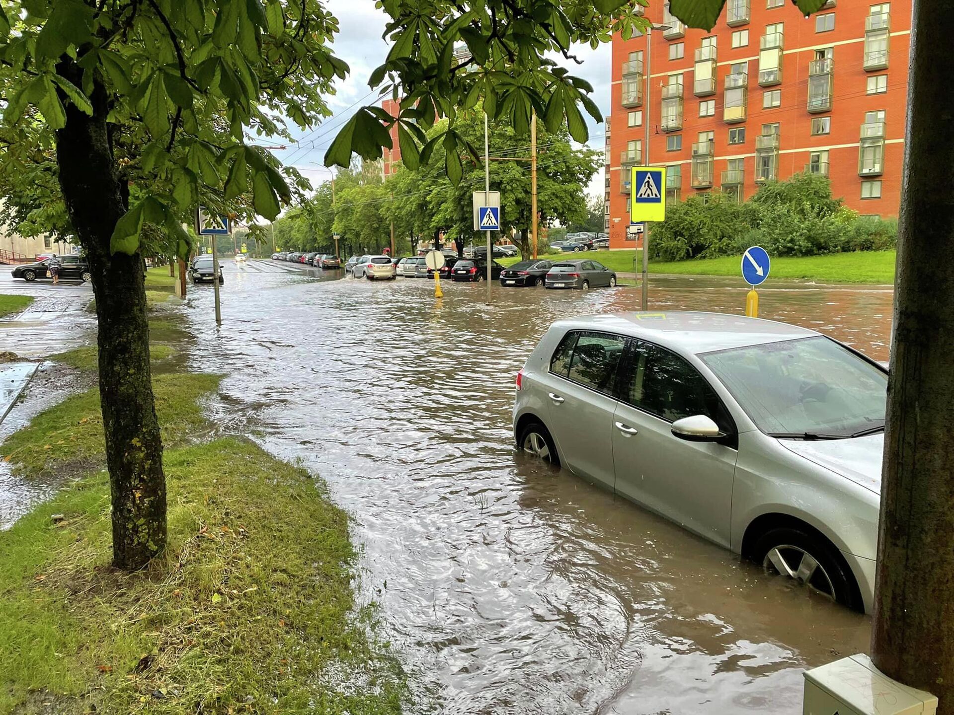 Затопленная улица в Вильнюсе - Sputnik Литва, 1920, 29.06.2022