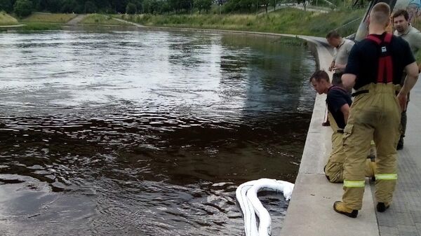 В реке Нерис в Вильнюсе обнаружены загрязнения

 - Sputnik Литва