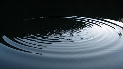 Круги на воде, архивное фото