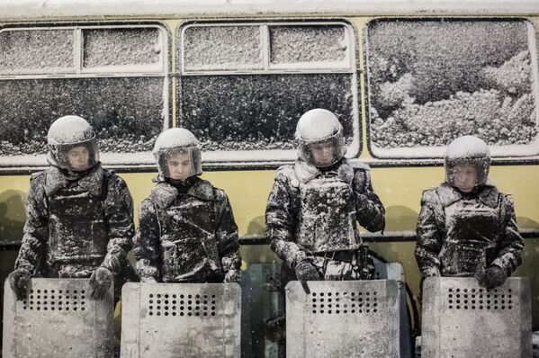 На фото: сотрудники полиции на Площади Независимости в Киеве. - Sputnik Литва