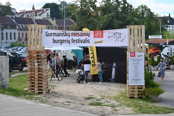 В Вильнюсе 10 августа прошел фестиваль бургеров Burger Fest 2022. - Sputnik Литва