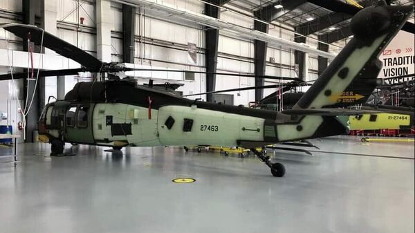 Американский вертолет UH-60 Black Hawk в процессе производства для ВС Литвы - Sputnik Литва