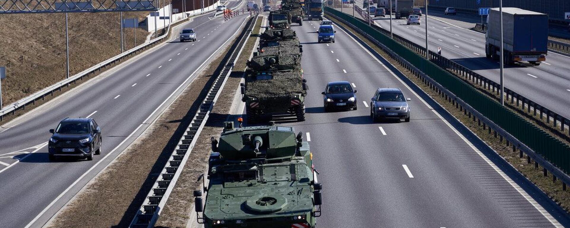 Боевые машины пехоты Vilkas вооруженных сил Литвы, архивное фото - Sputnik Литва, 1920, 28.11.2025