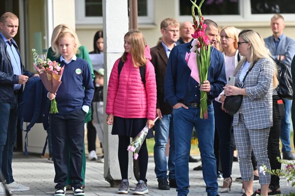 1 сентября во всех школах Литвы прошла торжественная линейка в честь Дня знаний. - Sputnik Литва