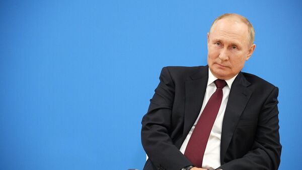 Президент РФ Владимир Путин проводит открытый урок Разговор о важном - Sputnik Литва