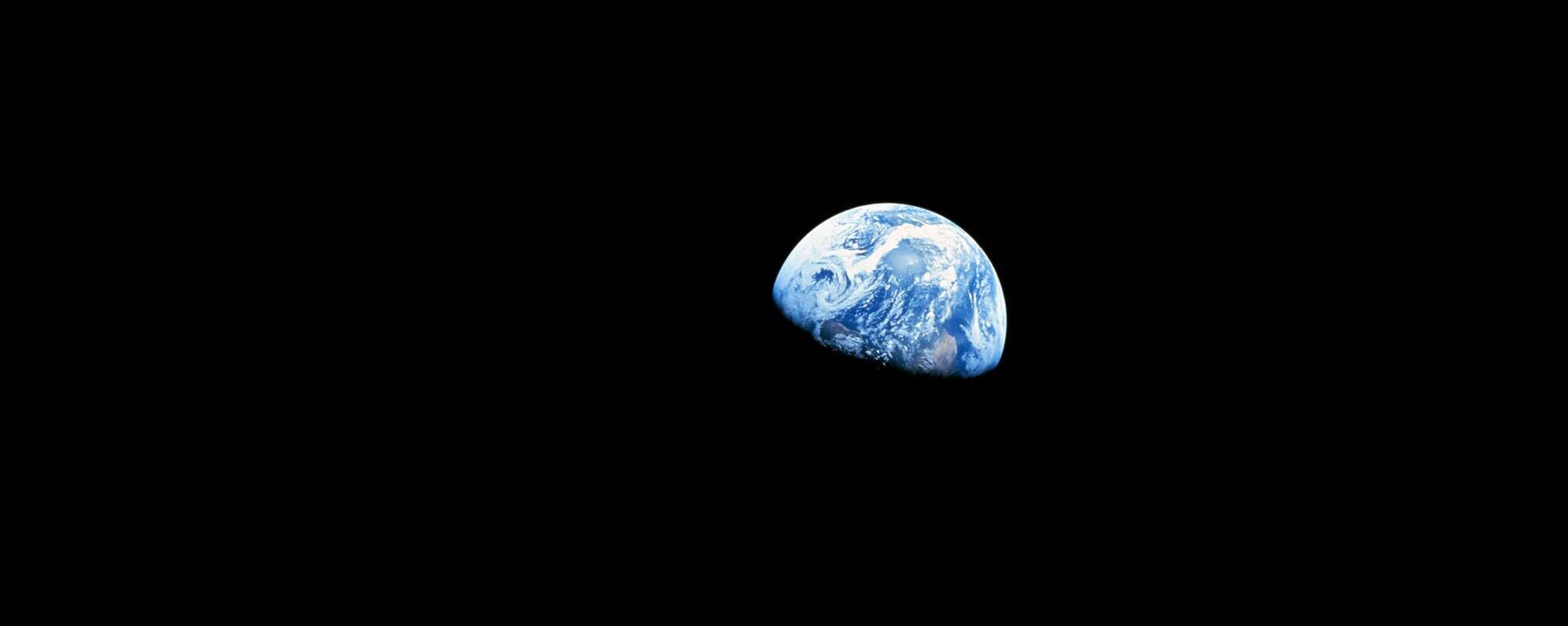 Фотография Восход Земли, полученная миссией Аполлон-8 в 1968 году - Sputnik Литва, 1920, 15.05.2024
